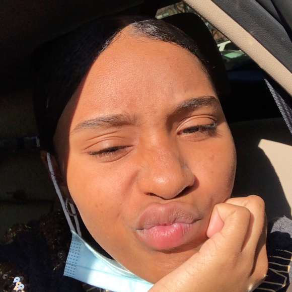 Meet your Posher, Leya - Picture 1 of 1